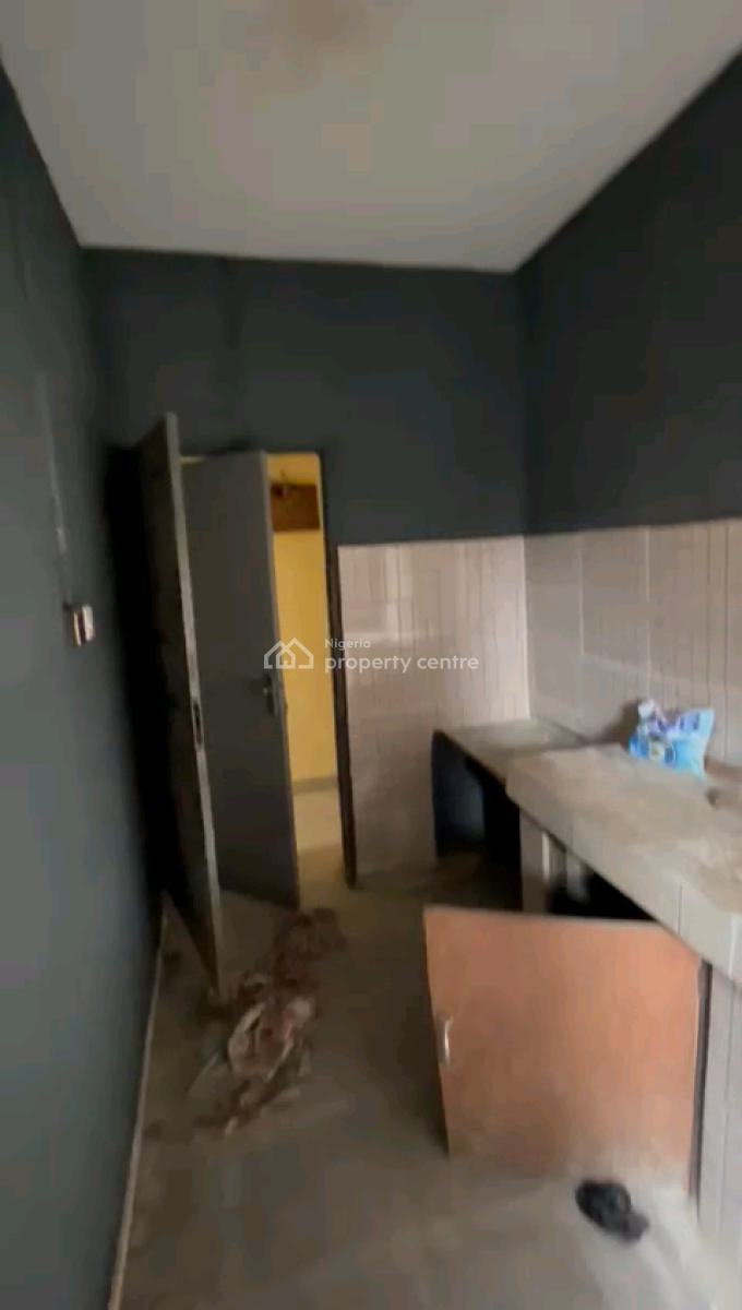 Standard and Spacious 3 Bedroom Flat, Pedro, Gbagada, Lagos, Flat / Apartment for Rent