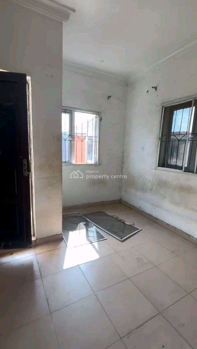 Standard and Spacious Mini Flat, Off Pedro, Shomolu, Lagos, Mini Flat (room and Parlour) for Rent