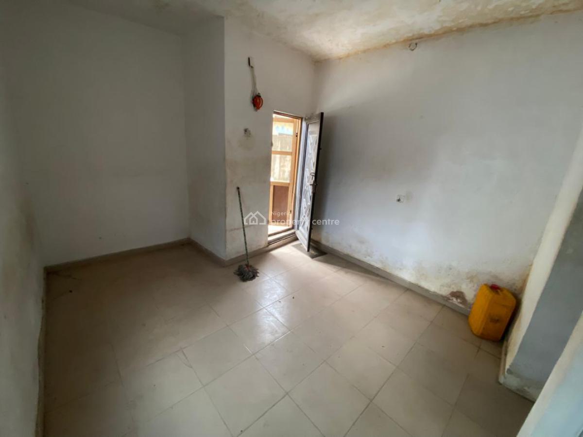Lovely Self Contain, Akoka, Yaba, Lagos, Self Contain (single Rooms) for Rent