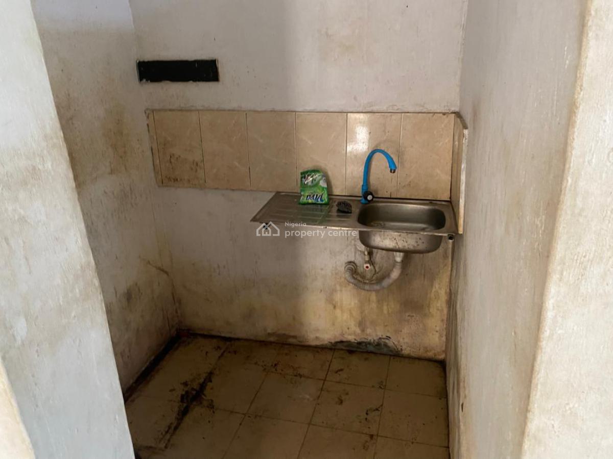 Lovely Self Contain, Akoka, Yaba, Lagos, Self Contain (single Rooms) for Rent