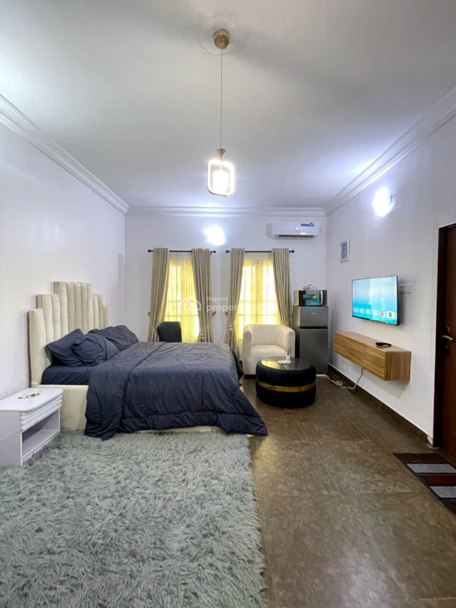 1 Bedroom Furnished Shared Apartment with Kitchenette, Lekky County, Lekki, Lagos, Flat / Apartment Short Let