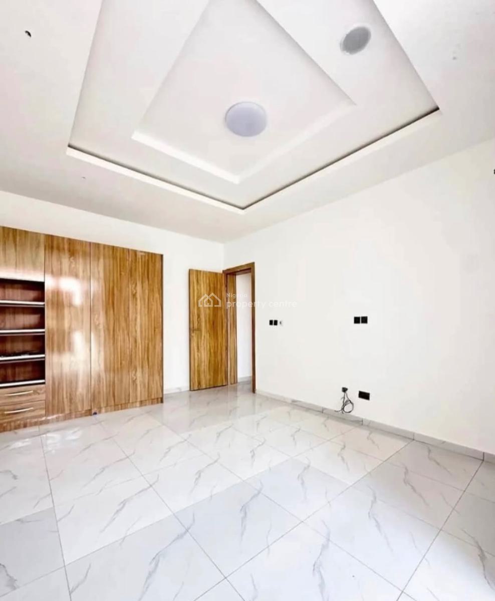 2 Bedroom Spacious Apartment with a Swimming Pool, Ologolo, Lekki, Lagos, Flat / Apartment for Sale