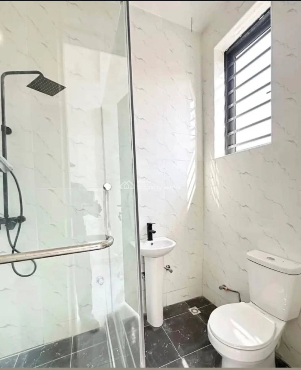 2 Bedroom Spacious Apartment with a Swimming Pool, Ologolo, Lekki, Lagos, Flat / Apartment for Sale