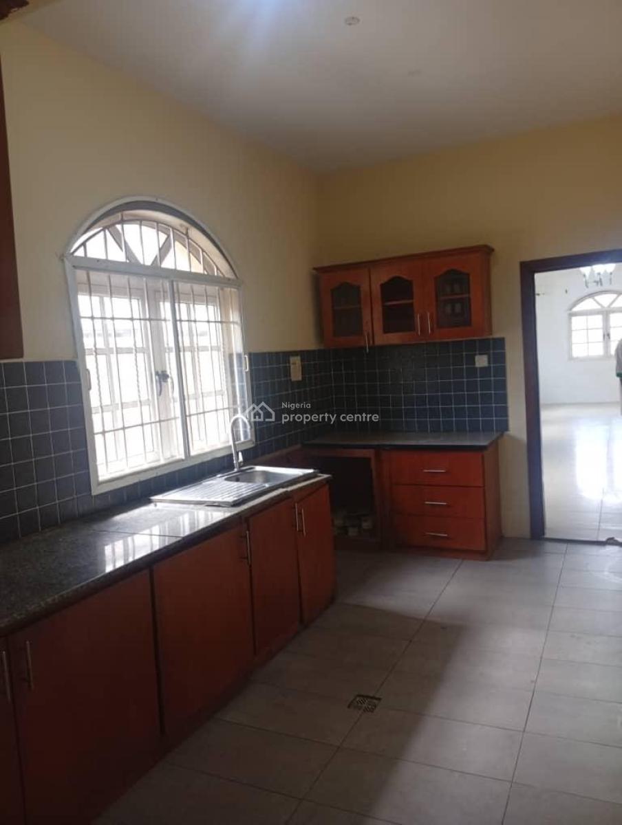 Self-serviced 3-bedroom Apartment, Lekki Phase 1, Lekki, Lagos, Flat / Apartment for Rent