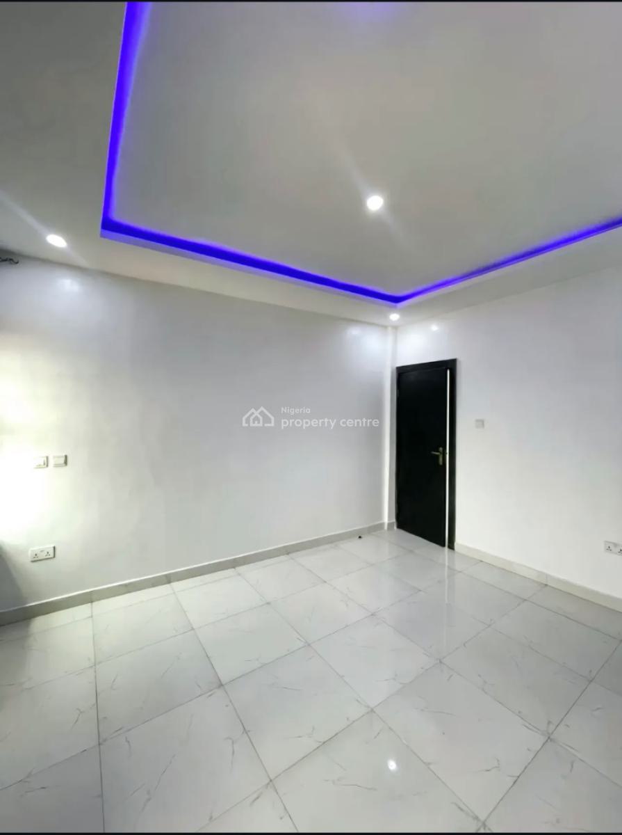 1 Bedroom Apartment in a Nice Neighborhood, Lekki Phase 1, Lekki, Lagos, Mini Flat (room and Parlour) for Sale