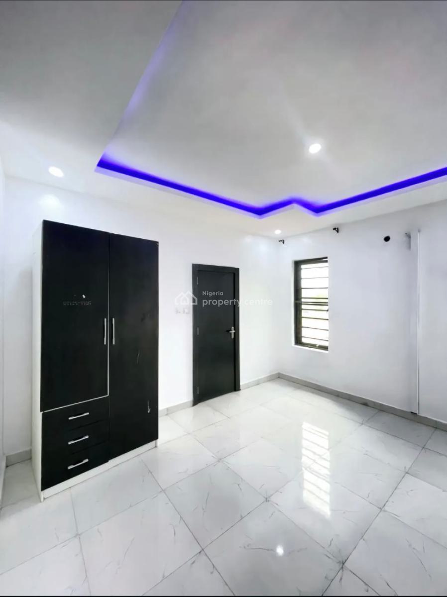 1 Bedroom Apartment in a Nice Neighborhood, Lekki Phase 1, Lekki, Lagos, Mini Flat (room and Parlour) for Sale