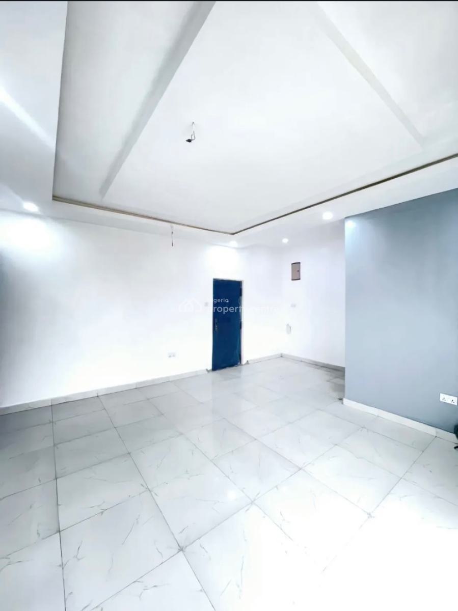 1 Bedroom Apartment in a Nice Neighborhood, Lekki Phase 1, Lekki, Lagos, Mini Flat (room and Parlour) for Sale