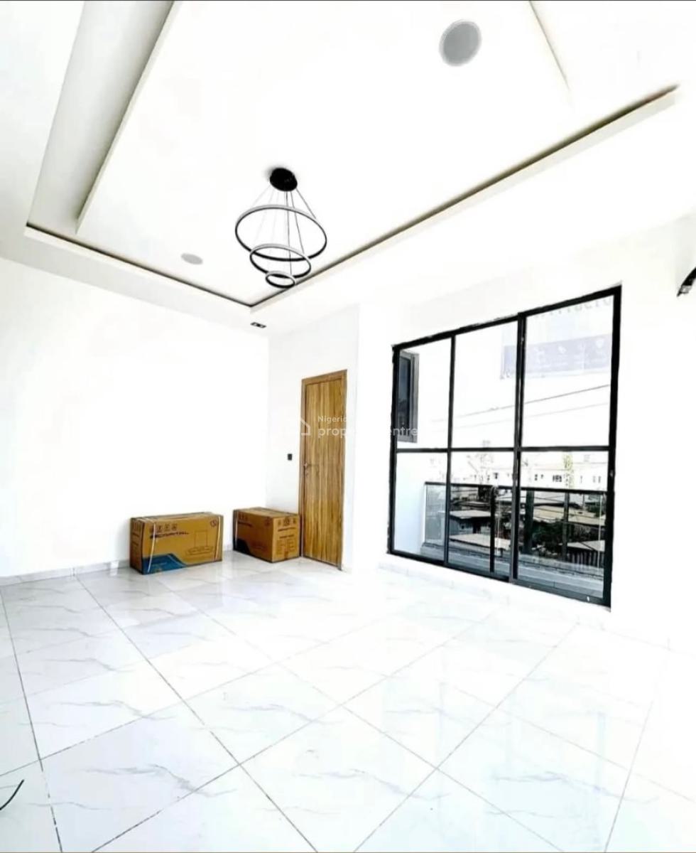 1 Bedroom Apartment in a Nice Neighborhood, Lekki Phase 1, Lekki, Lagos, Mini Flat (room and Parlour) for Sale