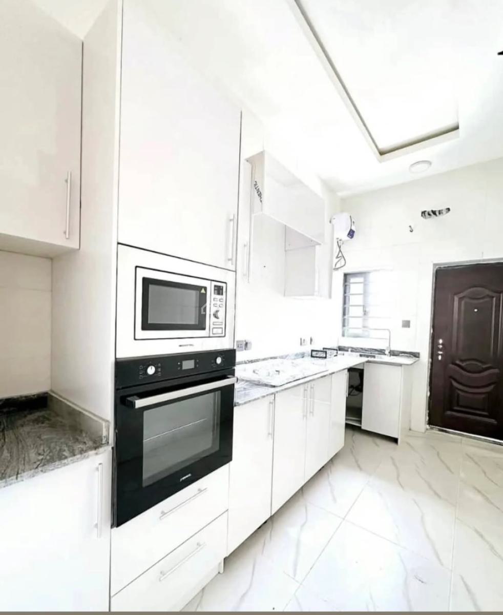 1 Bedroom Apartment in a Nice Neighborhood, Lekki Phase 1, Lekki, Lagos, Mini Flat (room and Parlour) for Sale