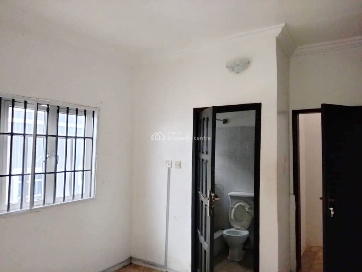 Luxury & Newly Renovated Spacious 2 Bedrooms Apartment, Gra Phase 1, Magodo, Lagos, Flat / Apartment for Rent