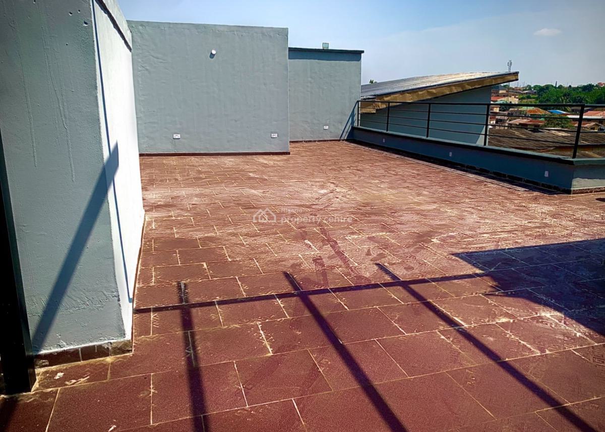 Modern Shops, Deeper Life Junction, Ashi - Bodija Road., New Bodija, Ibadan, Oyo, Shop for Sale