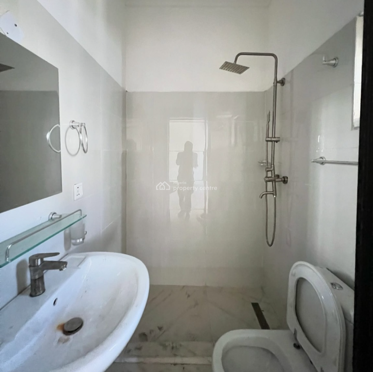 Spacious 2 Bedroom, Victoria Island (vi), Lagos, Flat / Apartment for Rent