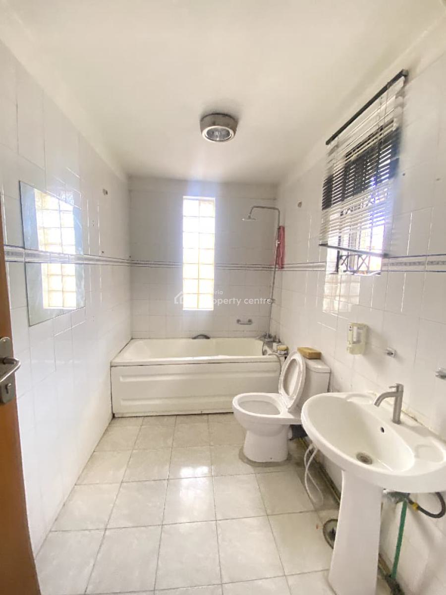 Classic 4 Bedroom Fully Detached Duplex with 2 Bqs in a Secure Estate, Lekki Phase 1, Lekki, Lagos, Detached Duplex for Rent