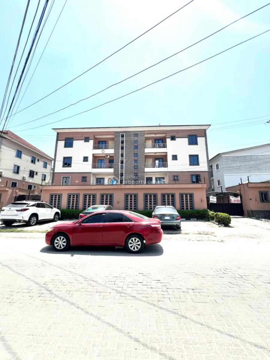 Lovely 3 Bedroom Apartment with Bq in a Secure Estate, Lekki Phase 1, Lekki, Lagos, Flat / Apartment for Rent