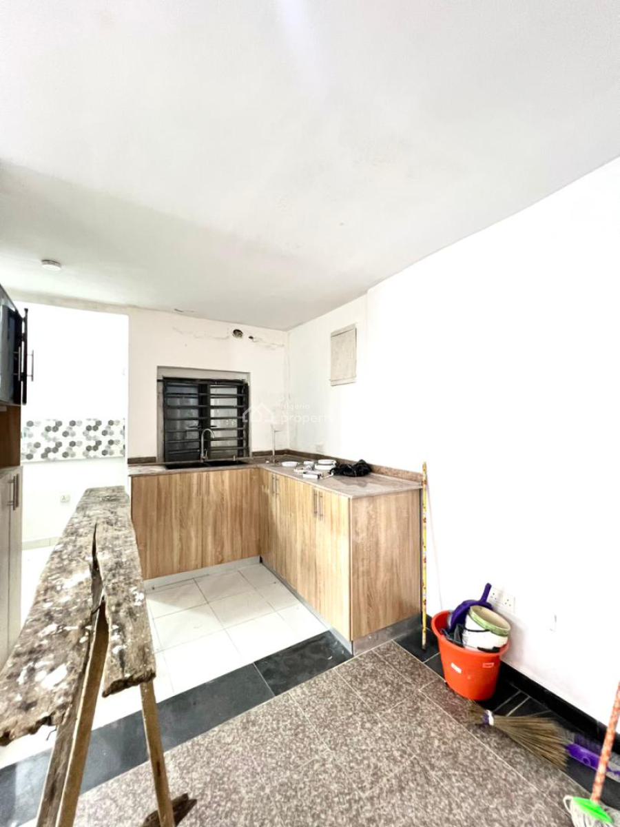 Lovely 3 Bedroom Apartment with Bq in a Secure Estate, Lekki Phase 1, Lekki, Lagos, Flat / Apartment for Rent