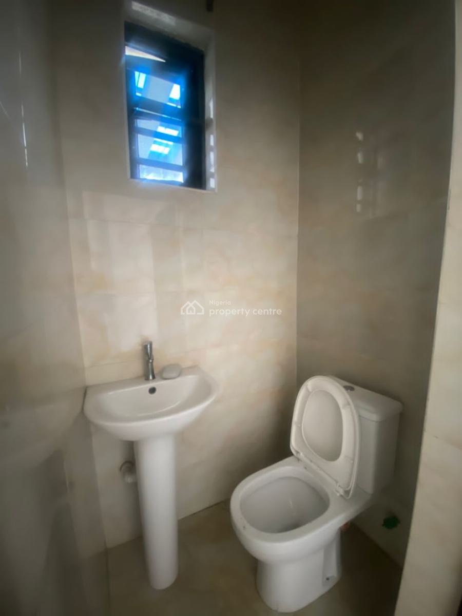 2 Bedroom Apartment, Olowora, Magodo, Lagos, Flat / Apartment for Rent