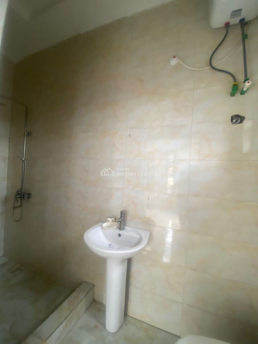 2 Bedroom Apartment, Olowora, Magodo, Lagos, Flat / Apartment for Rent