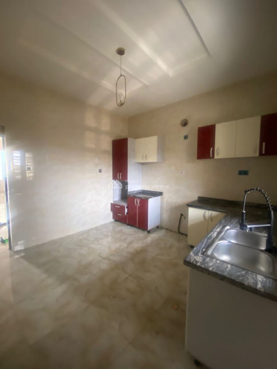 2 Bedroom Apartment, Olowora, Magodo, Lagos, Flat / Apartment for Rent
