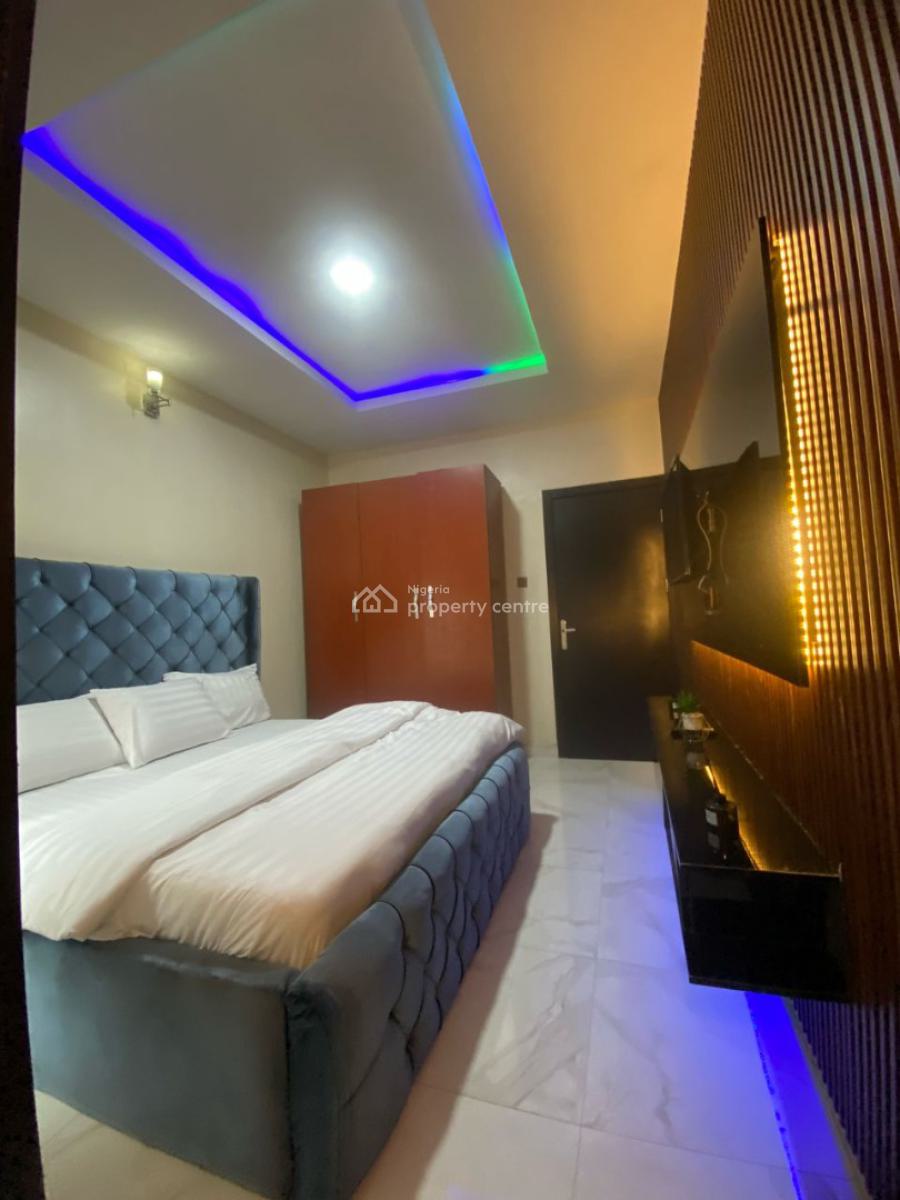 3 Bedroom Apartment, Otedola Estate, Omole Phase 2, Ikeja, Lagos, Flat / Apartment Short Let