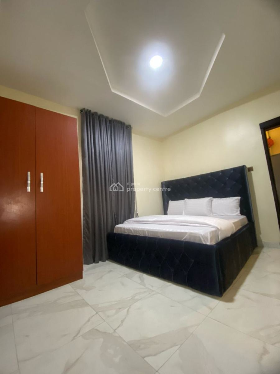3 Bedroom Apartment, Otedola Estate, Omole Phase 2, Ikeja, Lagos, Flat / Apartment Short Let
