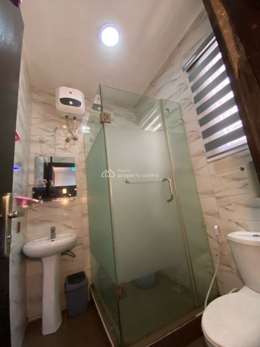 3 Bedroom Apartment, Otedola Estate, Omole Phase 2, Ikeja, Lagos, Flat / Apartment Short Let