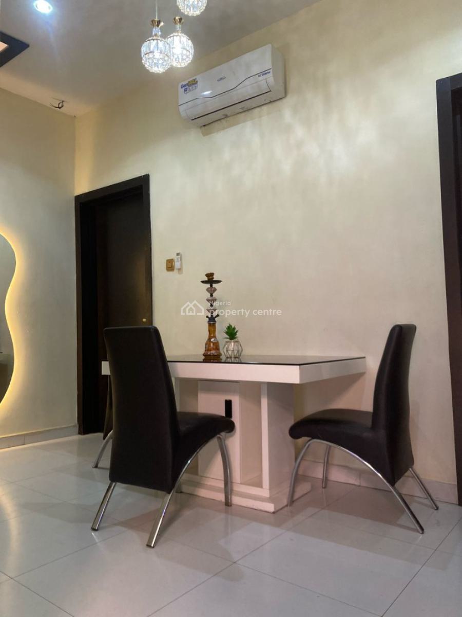 3 Bedroom Apartment, Otedola Estate, Omole Phase 2, Ikeja, Lagos, Flat / Apartment Short Let