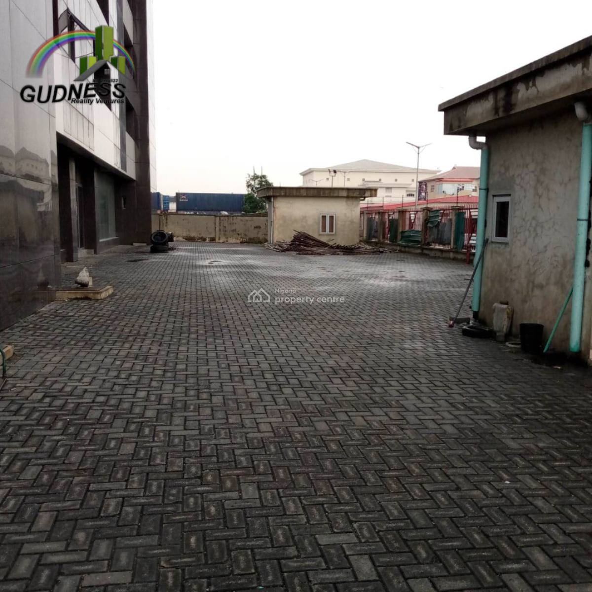 Office Complex with a Land Size of 2,800 Sqm, Lekki - Epe Express Road, Beside Nicon Town Estate, Lekki, Lagos, Plaza / Complex / Mall for Sale