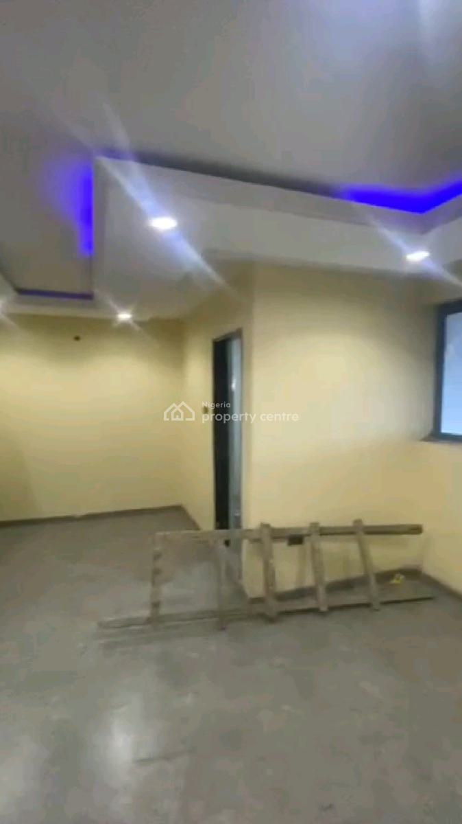 Standard and Semi Furnished Room Self Contain, Onike, Yaba, Lagos, Self Contain (single Rooms) for Rent
