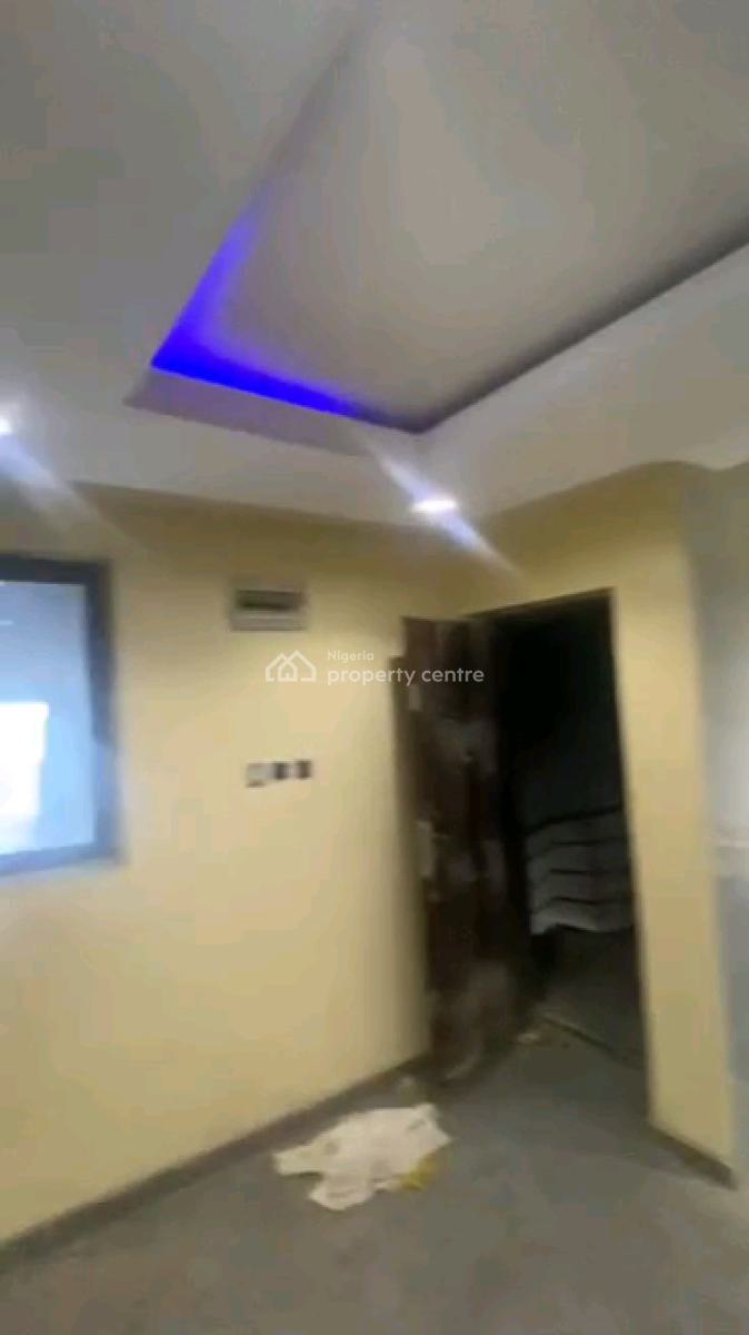 Standard and Semi Furnished Room Self Contain, Onike, Yaba, Lagos, Self Contain (single Rooms) for Rent