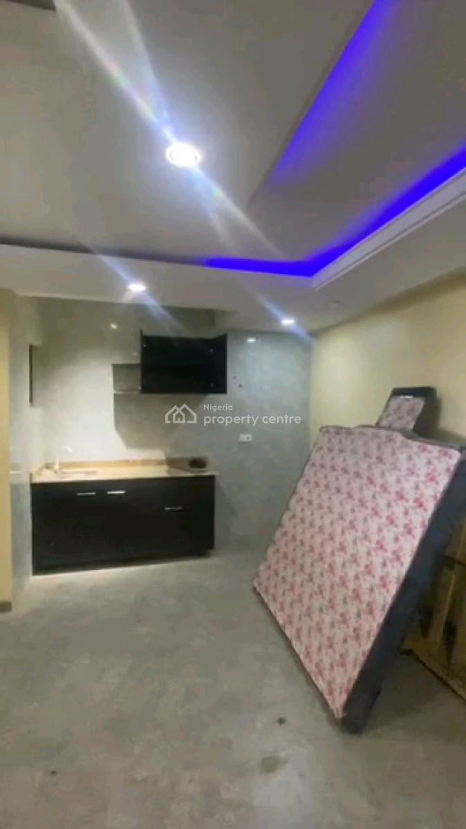 Standard and Semi Furnished Room Self Contain, Onike, Yaba, Lagos, Self Contain (single Rooms) for Rent