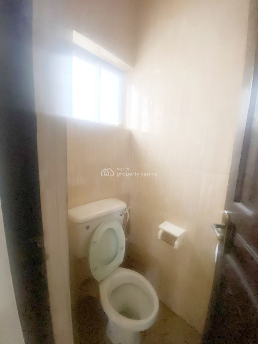 a Well Maintained Spacious 2 Bedroom Flat, Gra Phase 1, Magodo, Lagos, Flat / Apartment for Rent