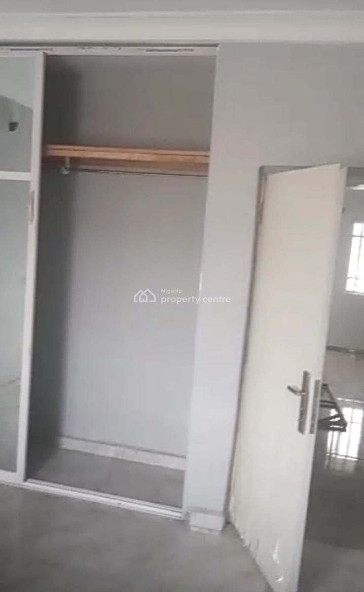 Upstairs Well Built 2 Bedroom Apartment {video Available}, Divine Homes Back Gate @thomas Estate, Ajah, Lagos, Flat / Apartment for Rent
