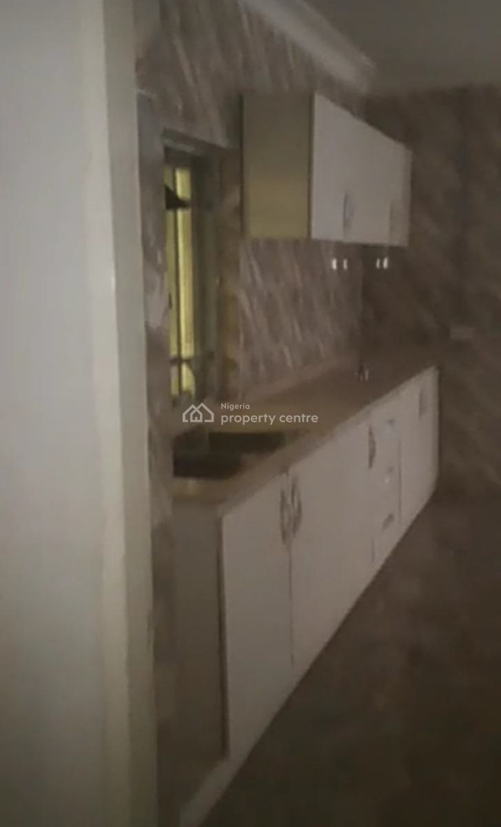 Upstairs Well Built 2 Bedroom Apartment {video Available}, Divine Homes Back Gate @thomas Estate, Ajah, Lagos, Flat / Apartment for Rent