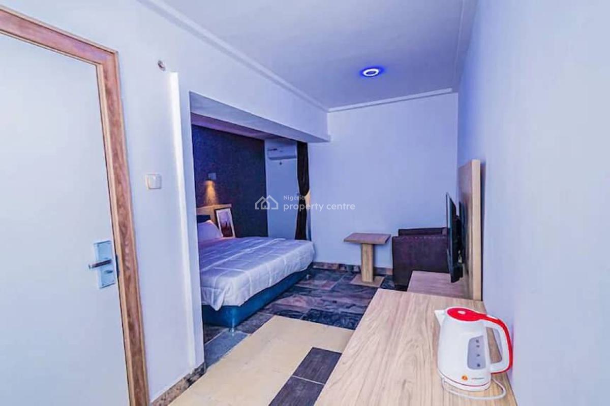 21 Rooms Functional Hotel, 4th Avenue, Gwarinpa, Abuja, Hotel / Guest House for Sale