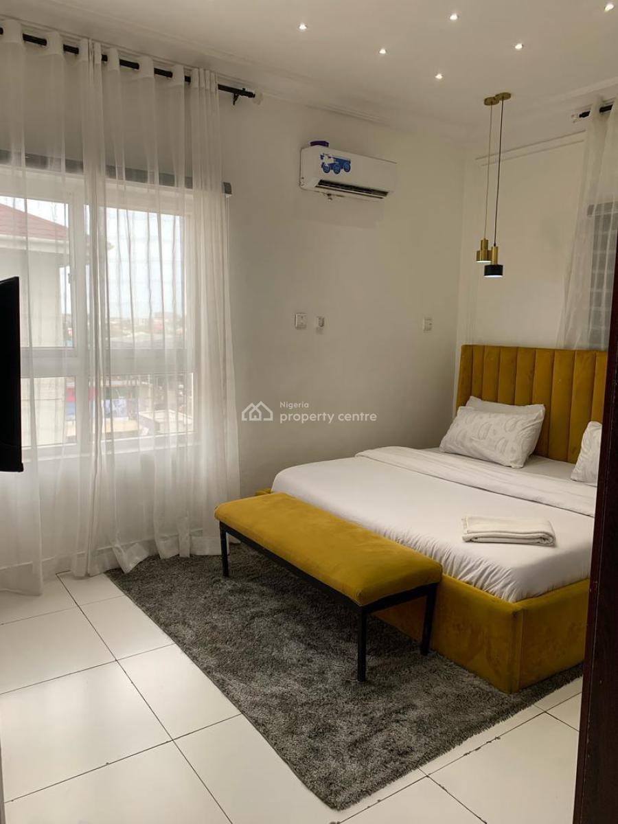 Well Maintained Serviced Tastefully Furnished 2 Bedrooms Apartment, Off Admiralty Way at Prince Ebanor Supermarket, Lekki Phase 1, Lekki, Lagos, Flat / Apartment for Rent