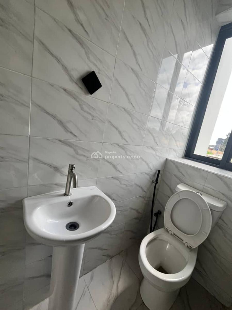 Neatly Used 2 Bedroom Apartment, Agungi, Lekki, Lagos, Flat / Apartment for Rent