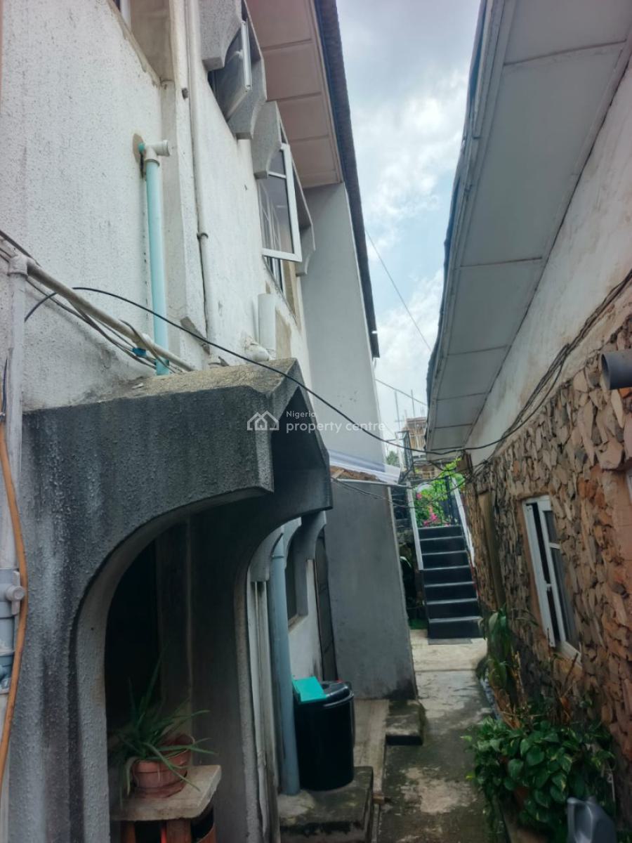 6units of Apartment:2units 2 Bed ,1nos 3 Bed ,2nos 1 Bed and Room Self, Omole Phase 1, Omole Phase 1, Ikeja, Lagos, Block of Flats for Sale