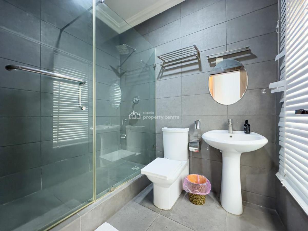 Bed of Roses - My Fresh 2 Bedroom Flat, Snooker Board, Ps4 and 2, Lekki Phase 1, Lekki, Lagos, Flat / Apartment Short Let