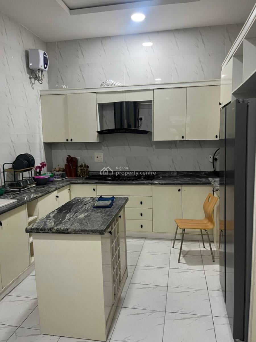 Luxury 4 Bedroom Terrace, Lekki Phase 1, Lekki, Lagos, Flat / Apartment Short Let