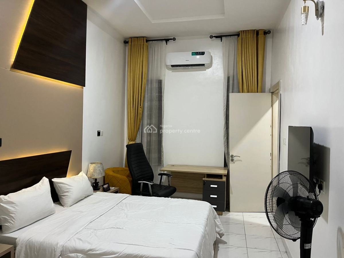 Luxury 4 Bedroom Terrace, Lekki Phase 1, Lekki, Lagos, Flat / Apartment Short Let
