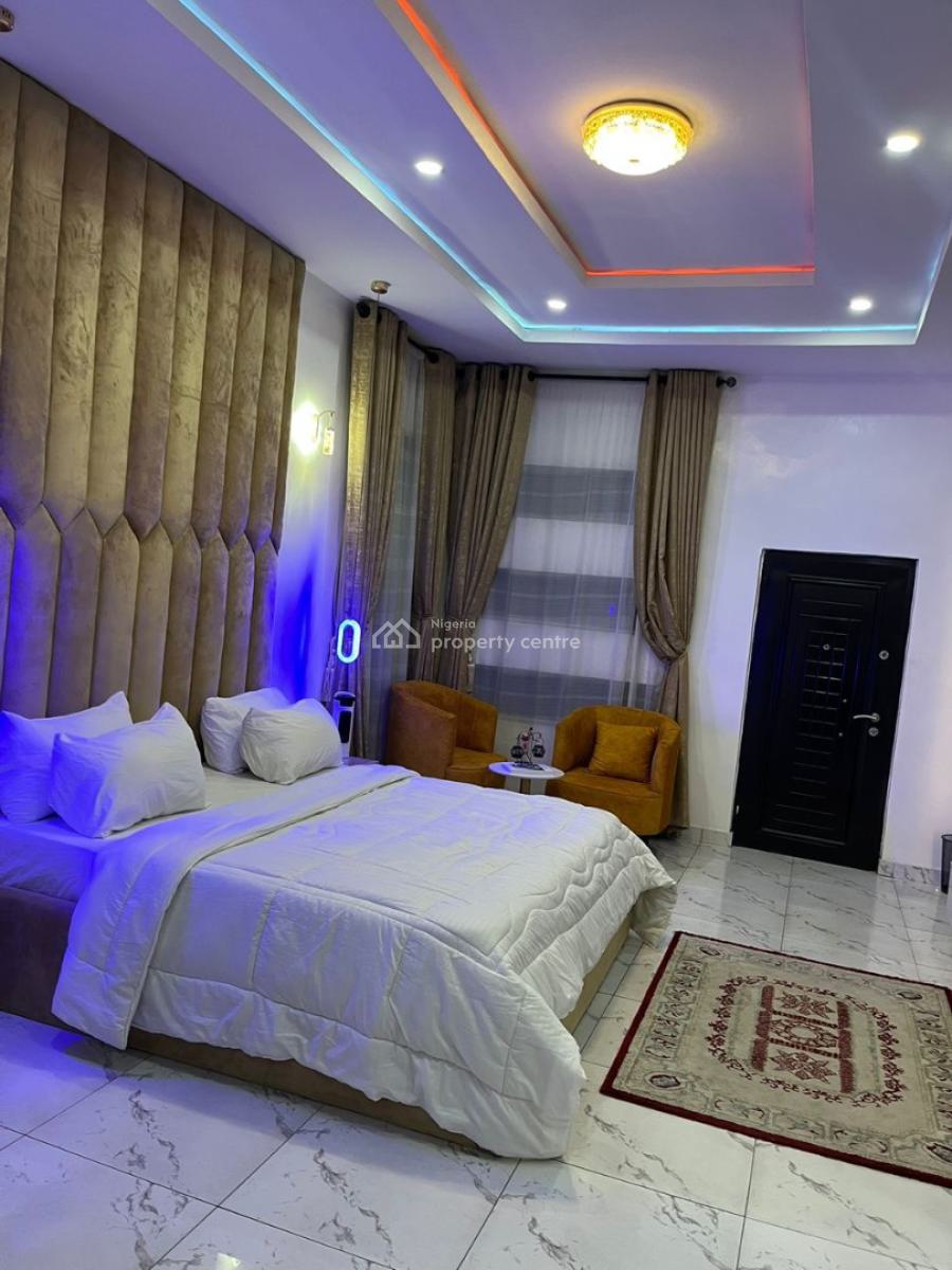 Luxury 4 Bedroom Terrace, Lekki Phase 1, Lekki, Lagos, Flat / Apartment Short Let