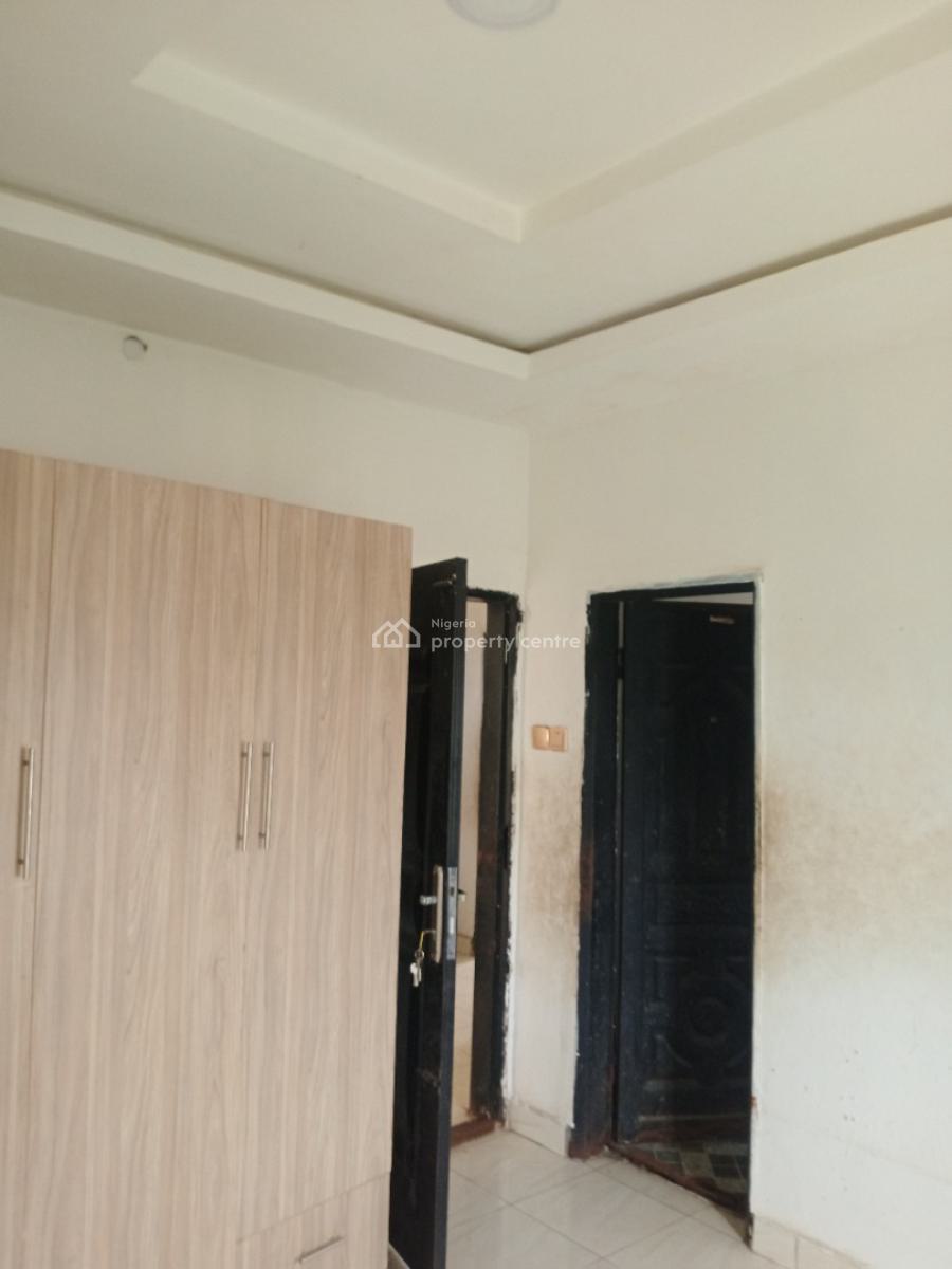 Luxurious 3 Bedroom Upstairs Apartment, Aiyeteju, Ibeju Lekki, Lagos, Flat / Apartment for Rent