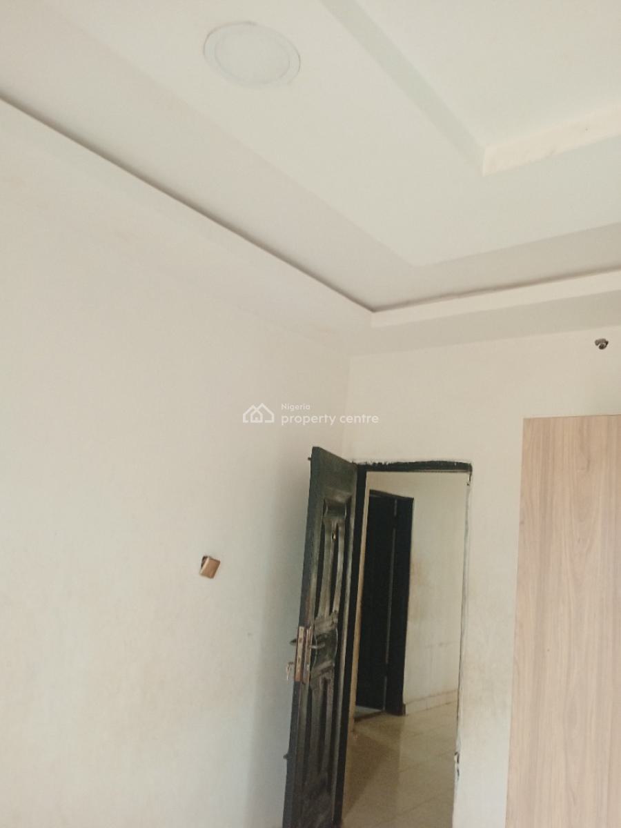 Luxurious 3 Bedroom Upstairs Apartment, Aiyeteju, Ibeju Lekki, Lagos, Flat / Apartment for Rent