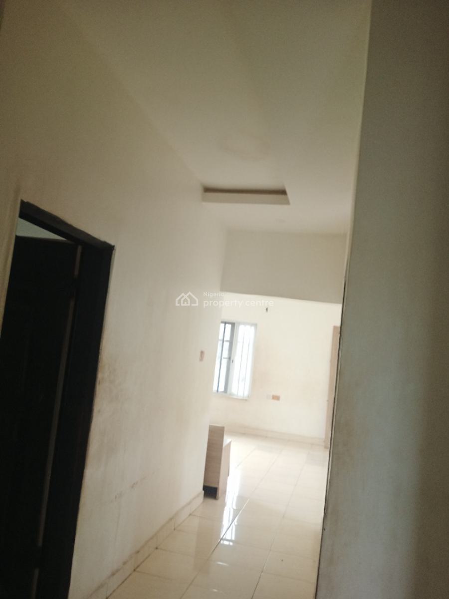 Luxurious 3 Bedroom Upstairs Apartment, Aiyeteju, Ibeju Lekki, Lagos, Flat / Apartment for Rent