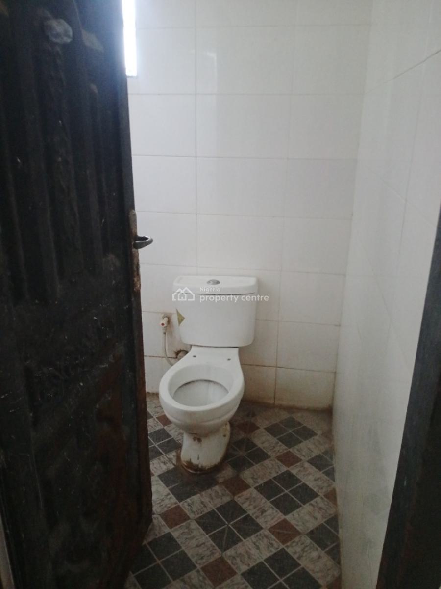 Luxurious 3 Bedroom Upstairs Apartment, Aiyeteju, Ibeju Lekki, Lagos, Flat / Apartment for Rent