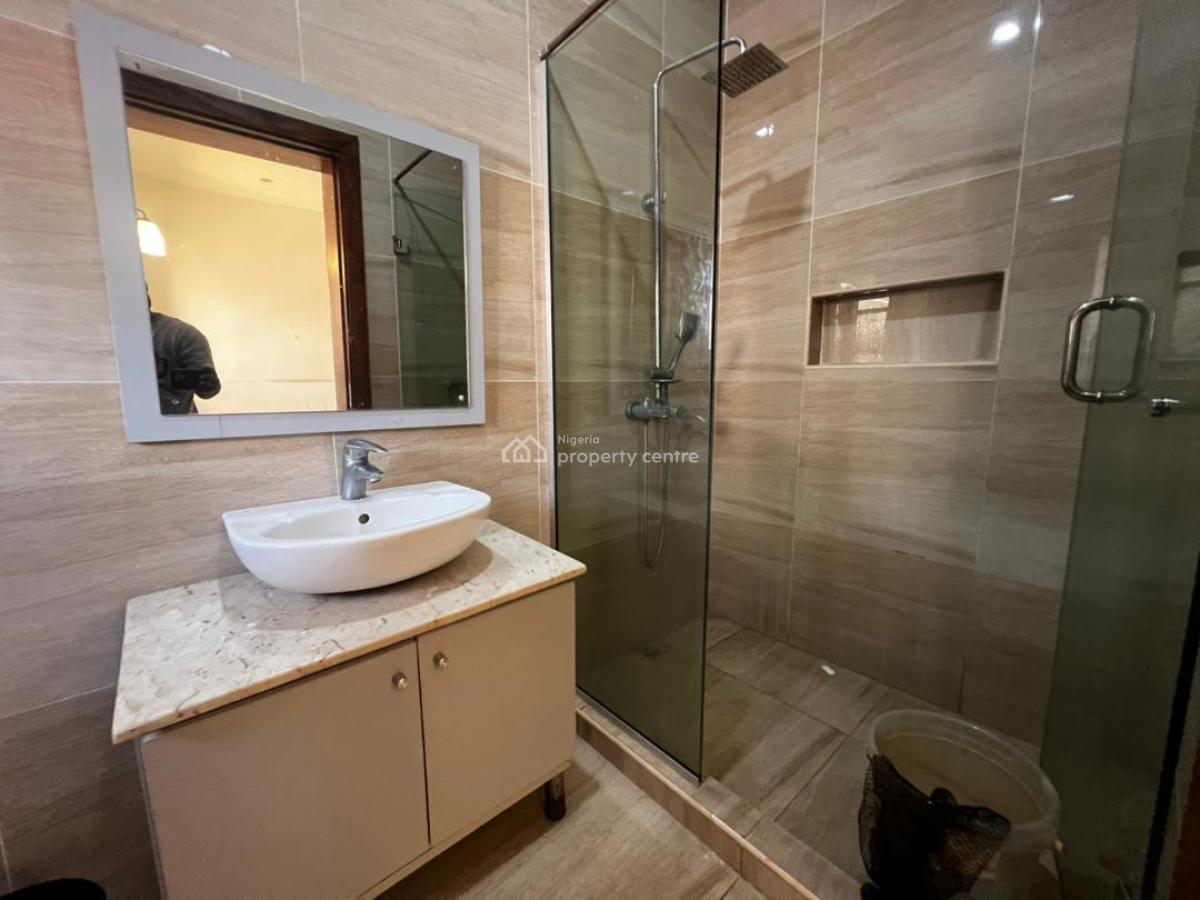 Fully Serviced Luxury 3 Bedroom Apartment Upstairs with 1-room Bq, Lekki Phase 1, Lekki, Lagos, House for Rent