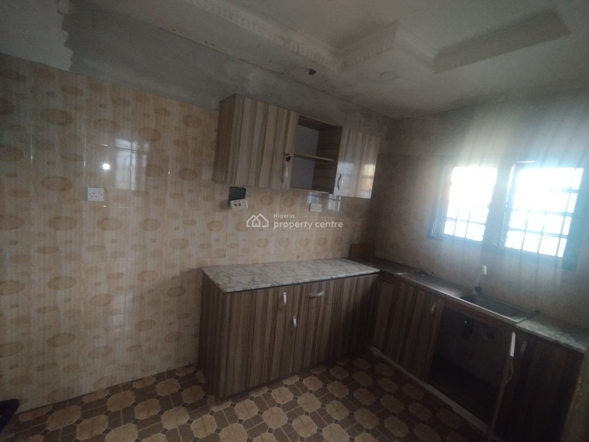 Lovely 3 Bedroom Flat, Ikorodu, Lagos, Flat / Apartment for Rent
