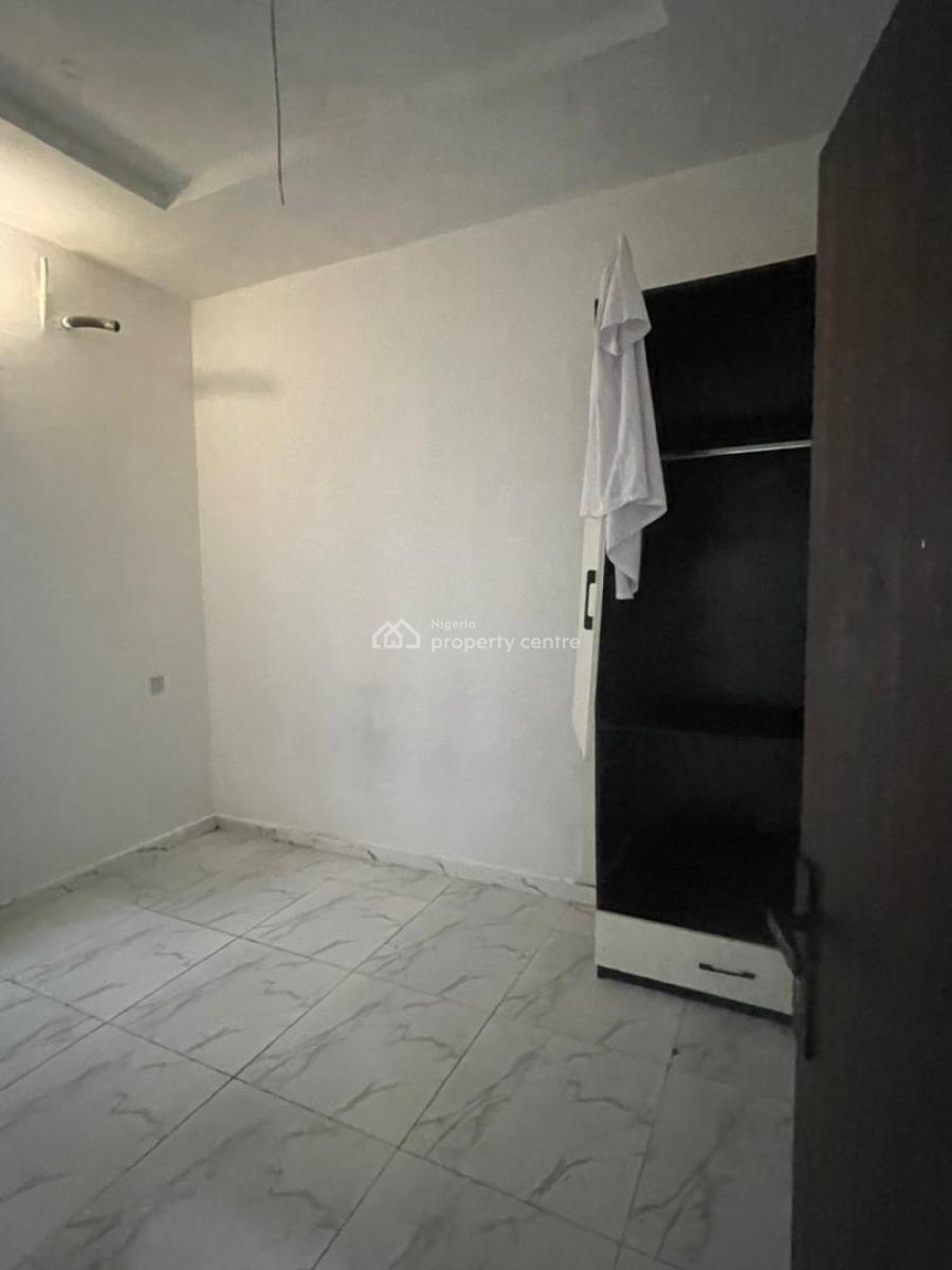 Spacious Standard Mini Flat Downstairs, Orchid Road Eleganza Bustop, Lekki Phase 2, Lekki, Lagos, Mini Flat (room and Parlour) for Rent