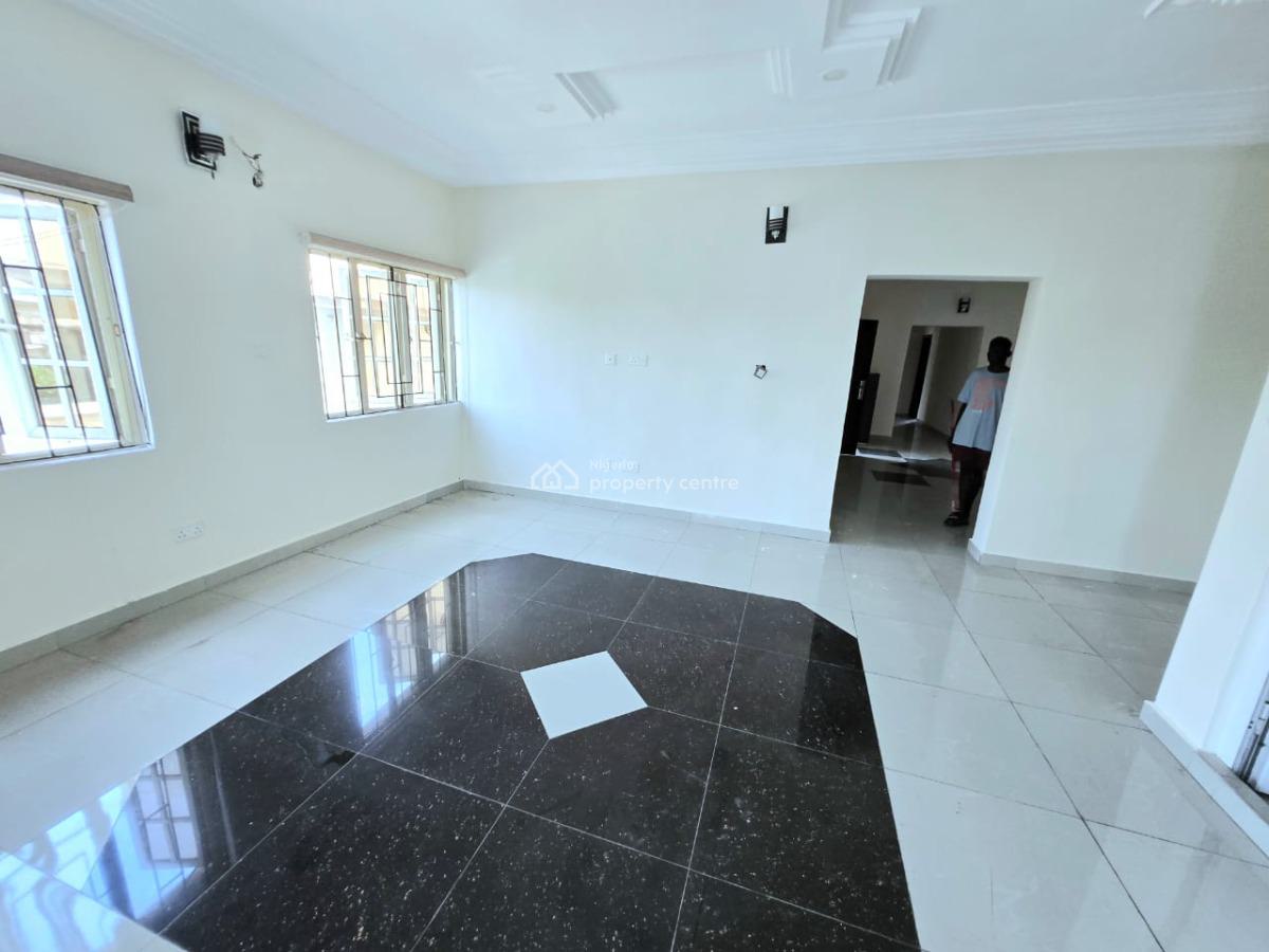 Newly Renovated 3 Bedroom Apartment, Lekki Phase 1, Lekki, Lagos, Flat / Apartment for Rent