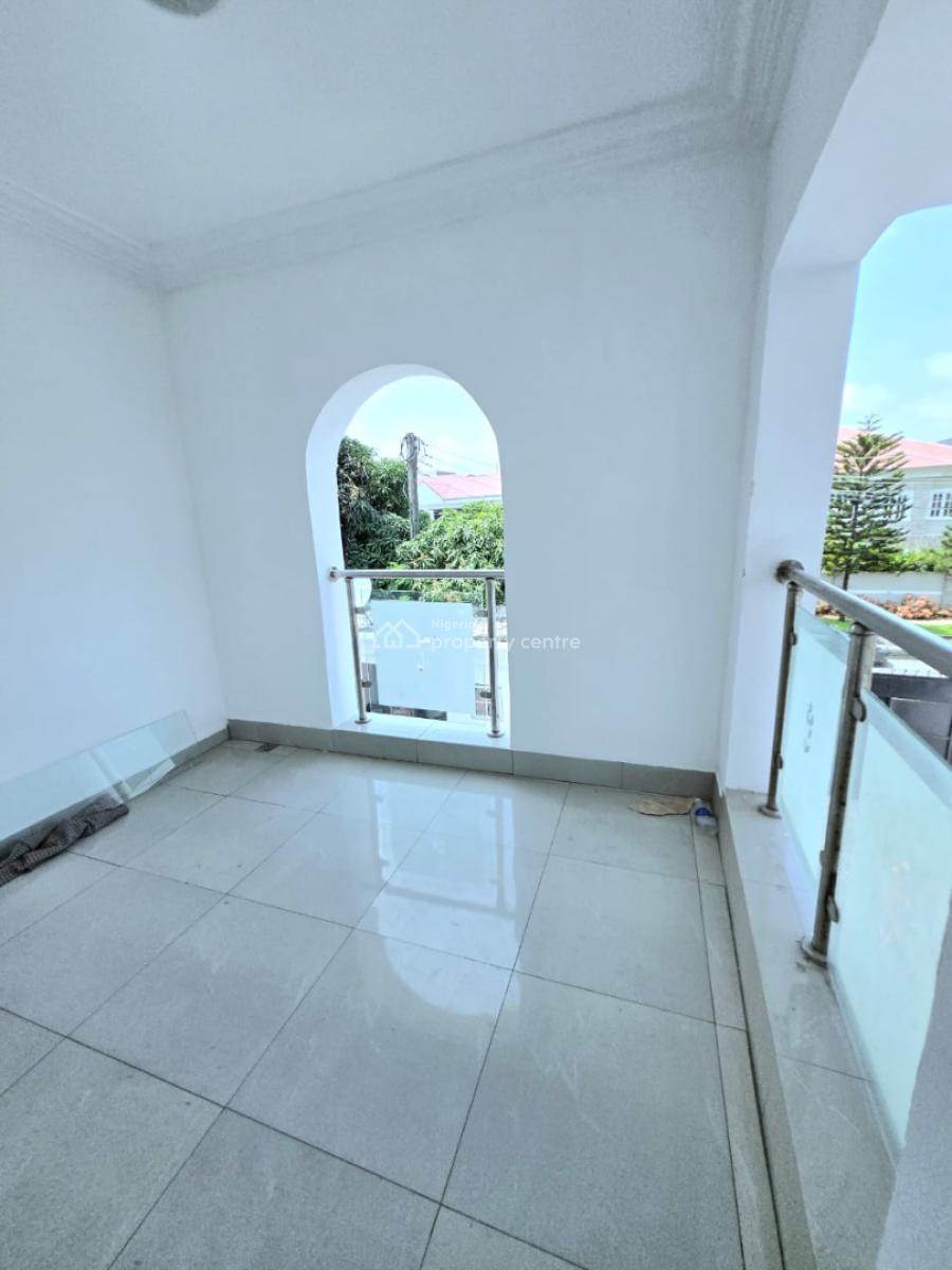 Newly Renovated 3 Bedroom Apartment, Lekki Phase 1, Lekki, Lagos, Flat / Apartment for Rent